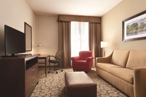 Hilton Garden Inn Boston Logan Airport Image