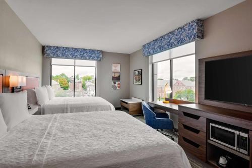 Ένα ή περισσότερα κρεβάτια σε δωμάτιο στο Hampton Inn Salem, Ma
