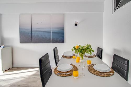 Renovated Oasis Ocean View 1BD Wi-Fi Beach 3 min