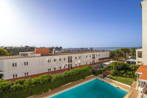 Renovated Oasis Ocean View 1BD Wi-Fi Beach 3 min
