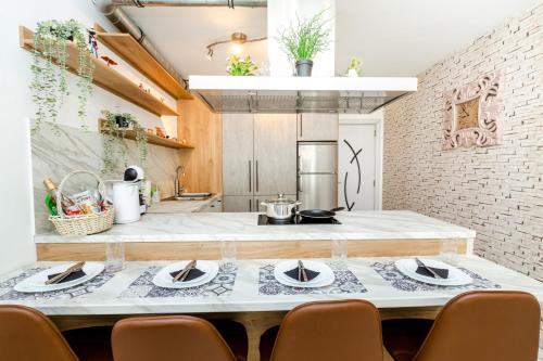 The White Apartment 3BR - free parking