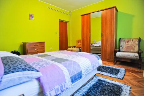 Postel nebo postele na pokoji v ubytování Apartmani Roko