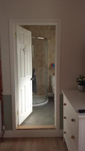 Un baño de The Railway Inn Westerfield