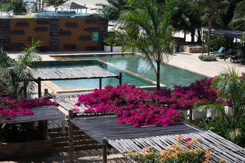 Giraffe Beach Hotelの敷地内または近くにあるプール
