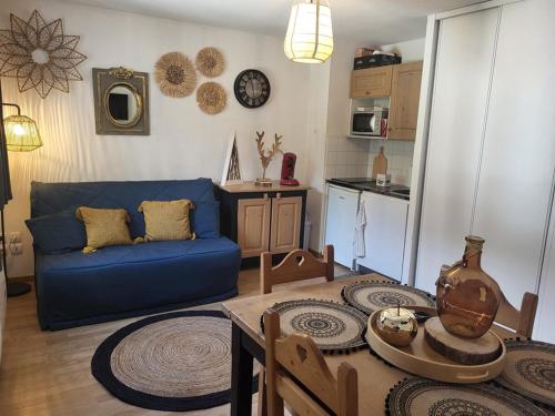 Charmant studio cabine pour 4 personnes face aux pistes à Montgenèvre - FR-1-266-98