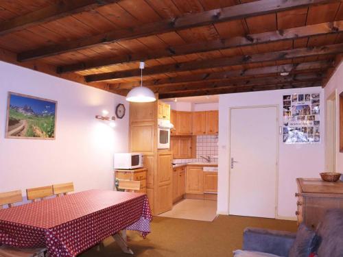 Photo de la galerie de l'établissement Appartement T2 pour 6 pers, Les Orres, balcon, animaux admis - FR-1-322-218, aux Orres