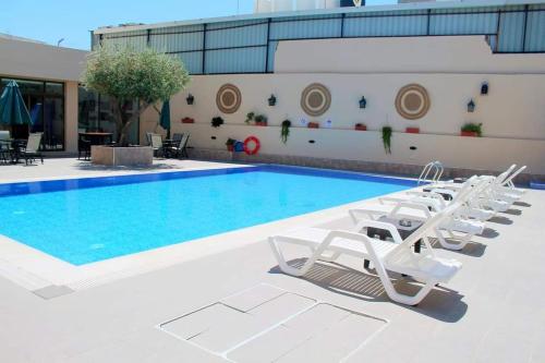 Bazén v ubytování Salome Hotel nebo v jeho okolí