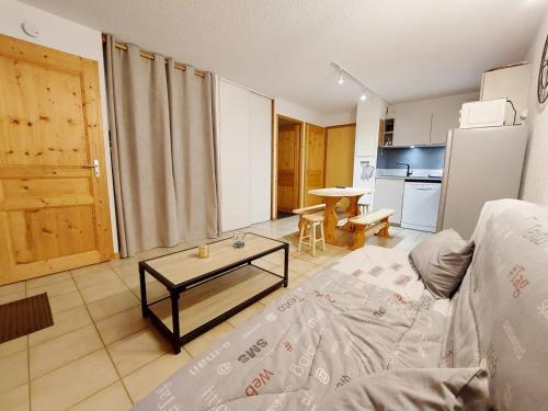 Appartement Morillon 1100, 2 pièces, 6 personnes - FR-1-412-48