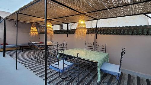 Πισίνα στο ή κοντά στο Riad Dar Alma Fes