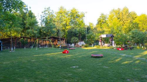 Giardino di Sapanca Cayir Cimen Otel