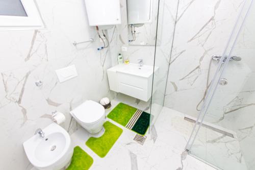 Ένα μπάνιο στο Luxury Villa 5