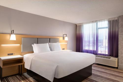 Holiday Inn Philadelphia Arpt-Stadium Area, an IHG Hotel Image