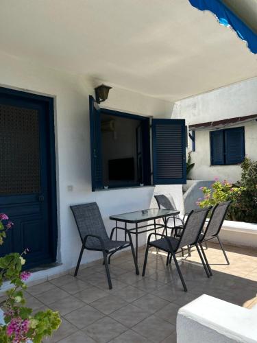 Αίθριο ή υπαίθριος χώρος στο Κατάλυμα στην Ουρανούπολη