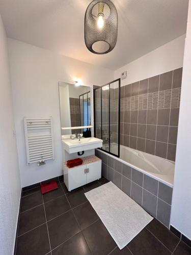 Ένα μπάνιο στο Appartement 3 pièces + terrasse