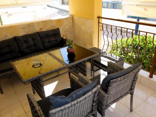 Balkoni atau teres di HOUSE ALLA