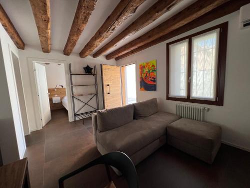 Venice Luxury Suite - Private Jacuzzi and Design photo 30