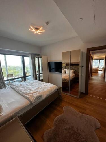 Postel nebo postele na pokoji v ubytování Maslak 1453 Luxury 4+1 For VİP