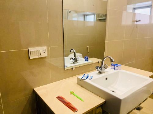 Un baño de HOTEL ROYAL ONE
