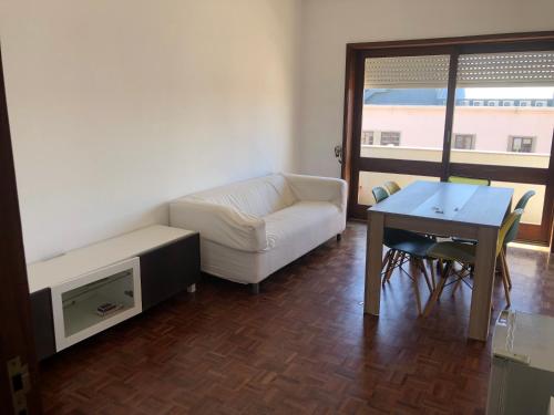 Avenida 83