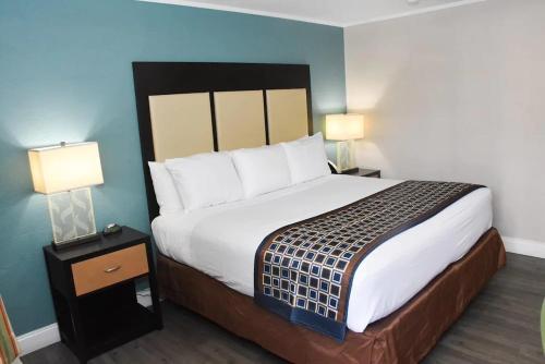 Katil atau katil-katil dalam bilik di Americas Best Value Inn Saint George