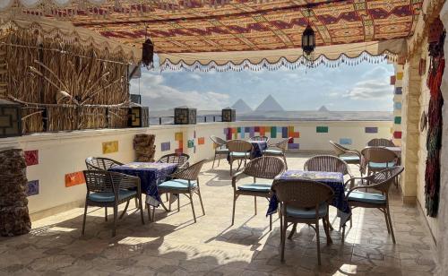 Üldine mäevaade või majutusasutusest Atlantis Pyramids Inn New pildistatud vaade
