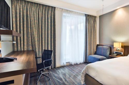 Ένα ή περισσότερα κρεβάτια σε δωμάτιο στο Holiday Inn Express Durban - Umhlanga by IHG