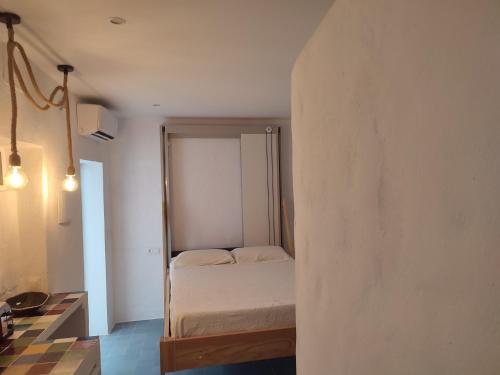 Estudio recién reformado en patio andaluz