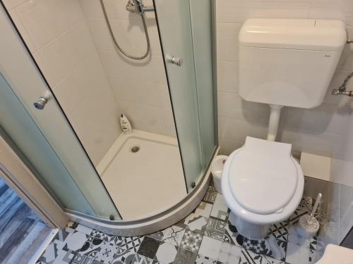 Ένα μπάνιο στο Luxury Mall First apartments