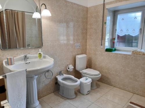 Ένα μπάνιο στο QM - Quinta da Morgadinha - Casa em Quinta Rural