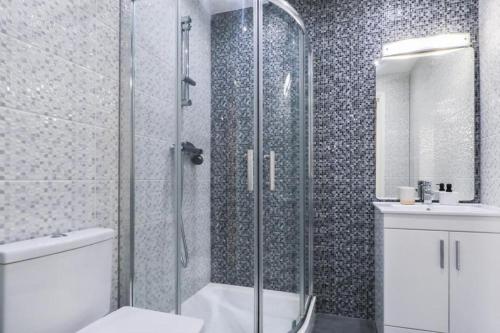 Un baño de Modern Stunning Flat in Hackney