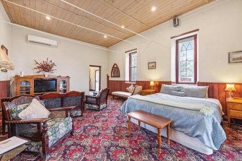 TV a/nebo společenská místnost v ubytování Clare Valley Cabins