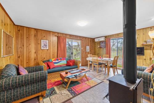 Posezení v ubytování Clare Valley Cabins