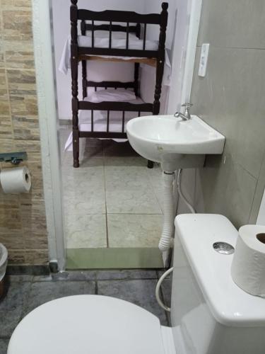 Bilik mandi di Pousada Capitour