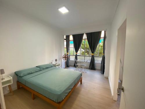 Apartamento con terraza, 2 hab. 2 baños. zona de Mestalla ...