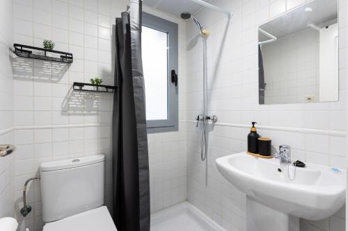 Holidays2Malaga Olletas 2 bedrooms & 2 bathrooms with patio