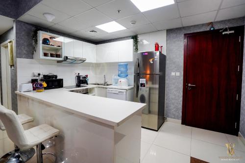 Kuchyň nebo kuchyňský kout v ubytování Dubai marina , Success Luxury apartments, near JBR beach and metro station-daily free housekeeping included