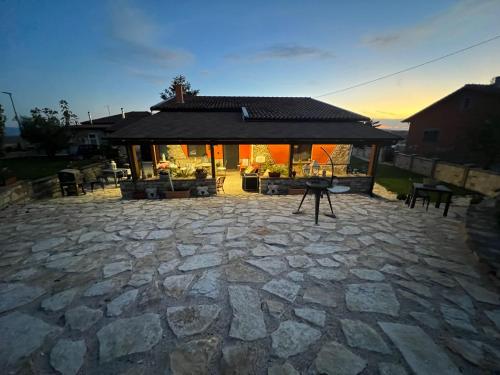 Το κτήριο όπου στεγάζεται  το bed & breakfast