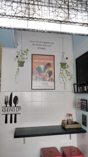 Μια τηλεόραση ή/και κέντρο ψυχαγωγίας στο Comfy Home Near to Penang Hill