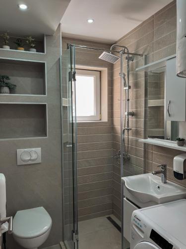 Ένα μπάνιο στο Mavalux apartments