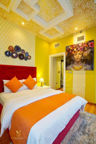 Postel nebo postele na pokoji v ubytování Dubai marina , Success Luxury apartments, near JBR beach and metro station-daily free housekeeping included