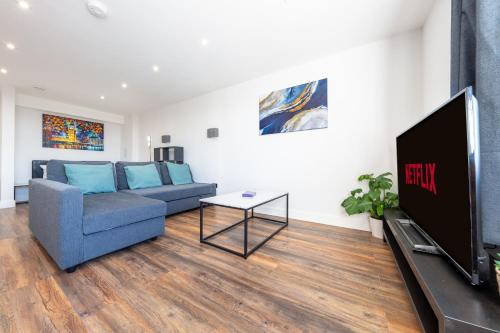 A seating area at 4 West London Brand New Loft