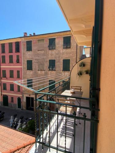 a balcony with a view of a building at Appartamento Nonna Lidia in Chiavari