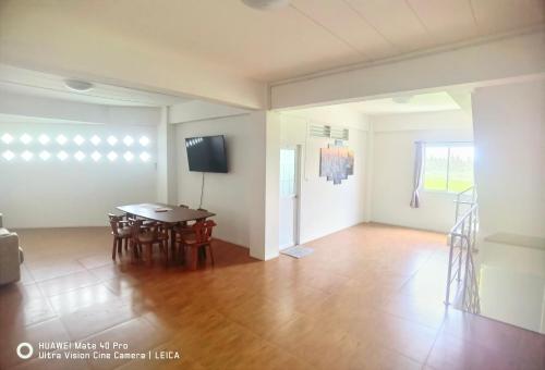 Gallery image of 115 Townhouse in Ban Khlong Krang