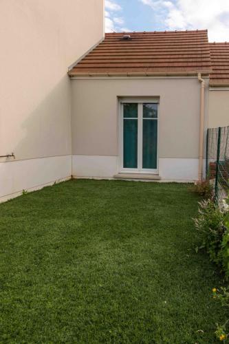Κήπος έξω από το LILYA HOUSE