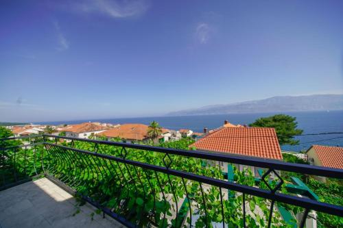 Apartments Čibu with sea view
