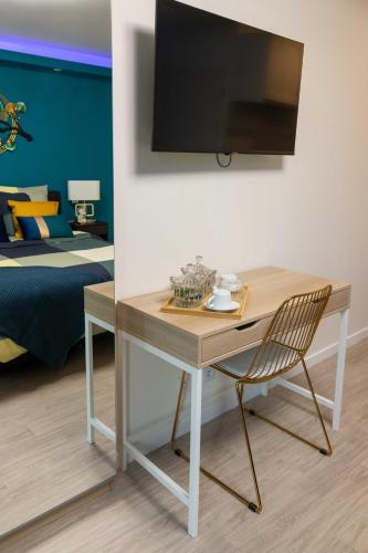 Μια τηλεόραση ή/και κέντρο ψυχαγωγίας στο LILYA HOUSE