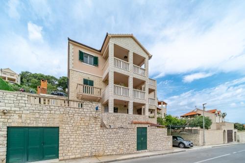 Apartments Lada near center