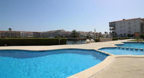 Apartament 3 persones amb piscina comunitaria Terrassa amb vistes canal i Llac St Maurici