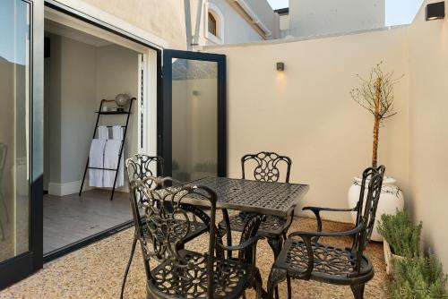 Αίθριο ή υπαίθριος χώρος στο Luxury Franschhoek getaway next to Winetram