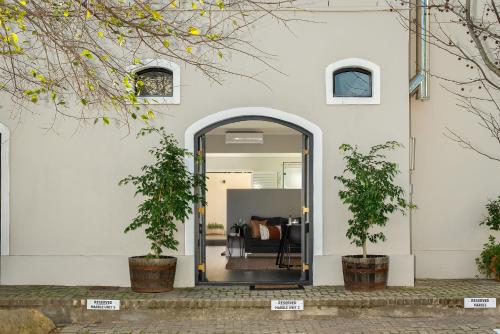 Φωτογραφία από το άλμπουμ του Luxury Franschhoek getaway next to Winetram σε Franschhoek